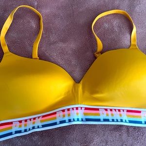 PINK - Wear everywhere wireless lightly lined bra